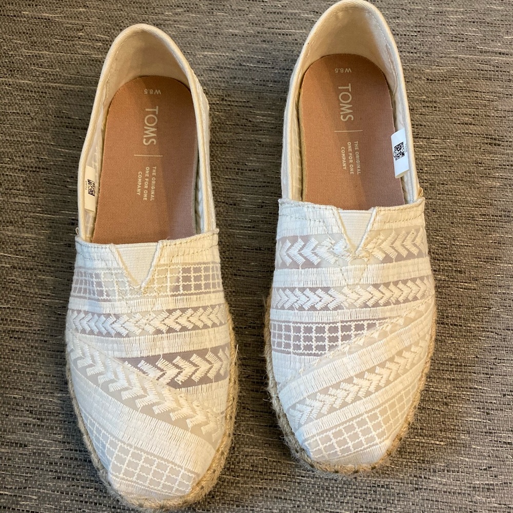 Toms classic embroidered off white espadrille